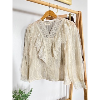 Áo sơ mi ren vinatge cổ V - Lana Blouse