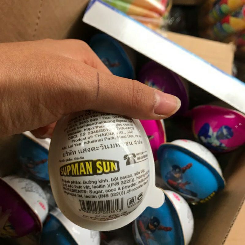 Hộp 24 quả trứng hình siêu nhân