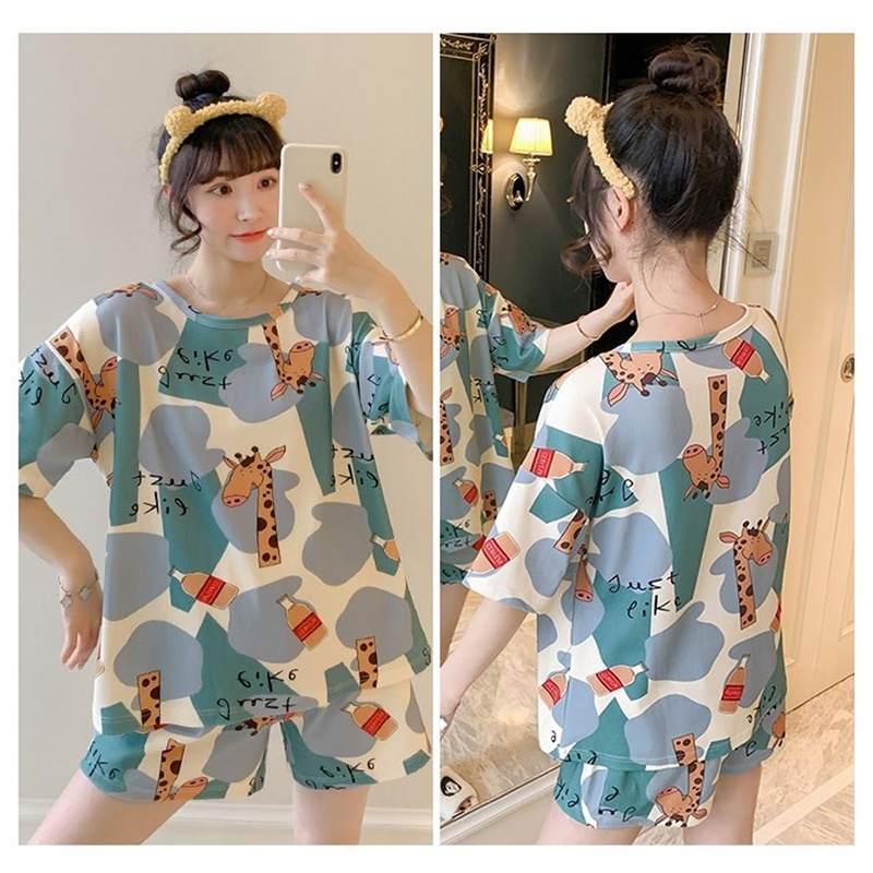 Bộ Đồ Ngủ 2 Món Áo Thun Tay Ngắn Phối Quần Short Cỡ Lớn In Hoạt Hình Dễ Thương Cho Nữ