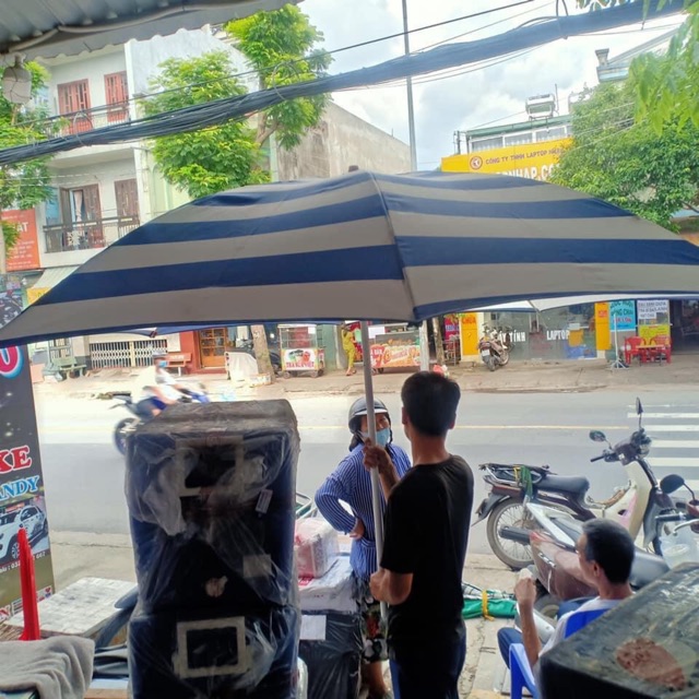 Ô DÙ CHE MƯA CHE NẮNG BÁN HÀNG RỘNG 2M7 CAO 2M5