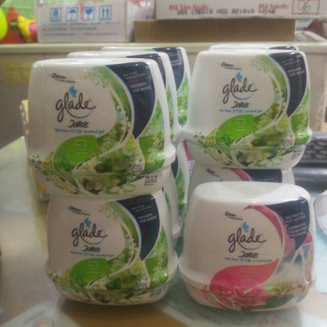 Sáp thơm Glade 180g.