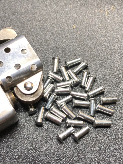 CHỐT TÁN BÁNH XE