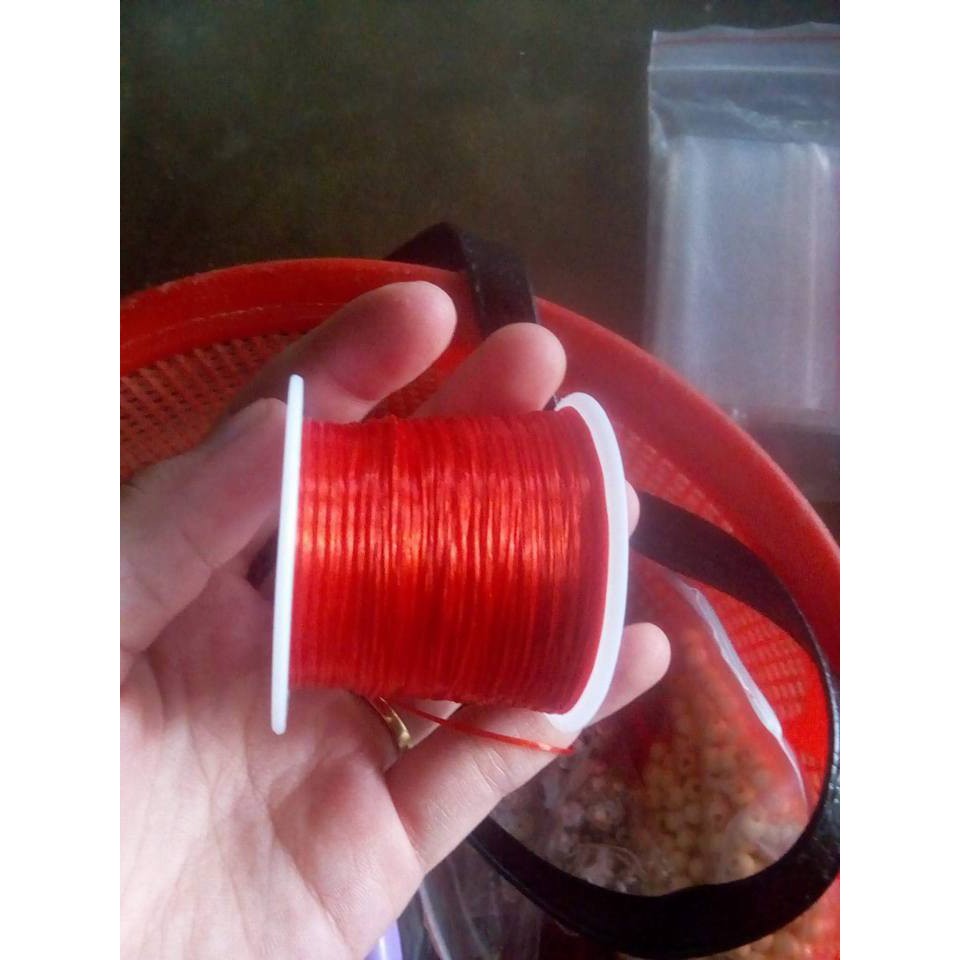 Dây xâu vòng dâu và vòng đá phong thủy