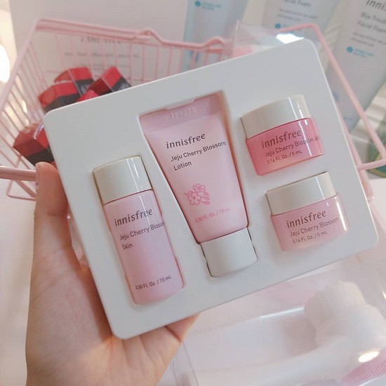 Bộ Kit dưỡng trắng da mini Innisfree Jeju Cherry Blossom Special Kit 4 món