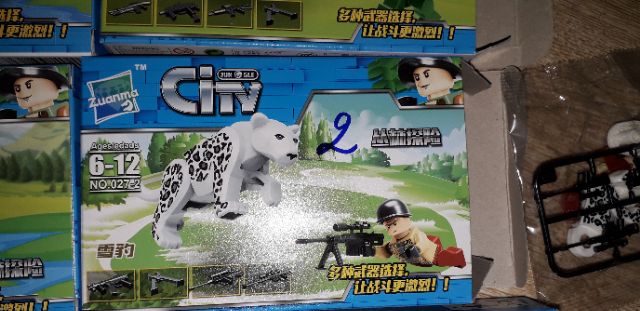 Lắp ráp 1 hộp LegoZuaMa Thợ đi săn gấu hổ hoặc cá sấu 027