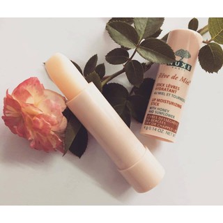 Son dưỡng môi Nuxe Reve de Miel – Lip Moisturizing Stick.