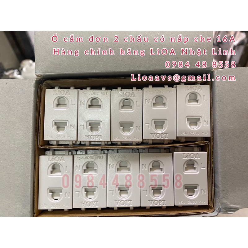 Ổ cắm đơn hai chấu có nắp che 16A