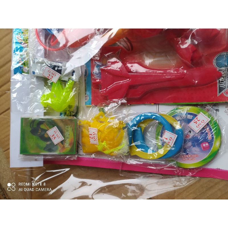 Vỉ 90 kẹo cao xu bóc thưởng 12  con trúng thuiqngr