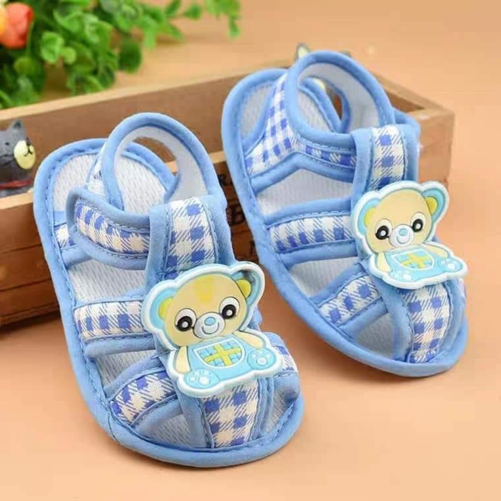 Dép tập đi cho bé chống trơn trượt