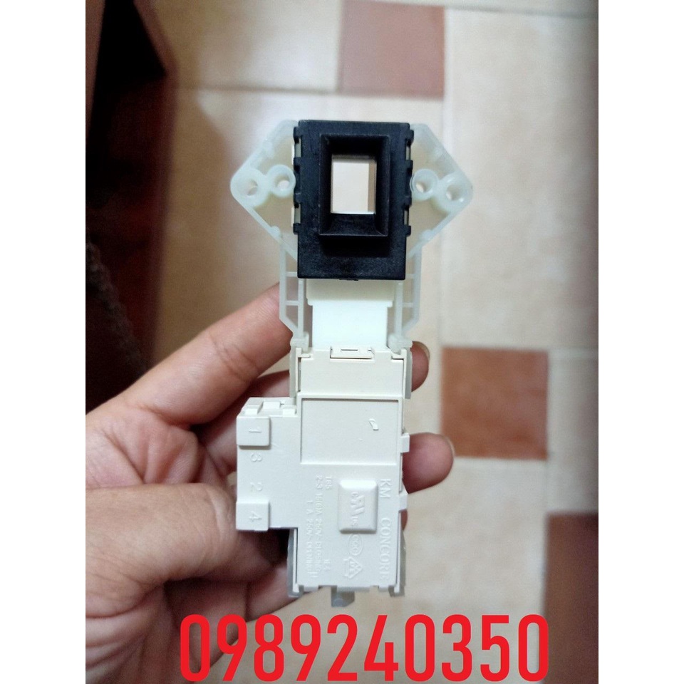 Công tắc khóa cửa máy giặt LG FM1208N6W 8kg cửa ngang hàng hãng