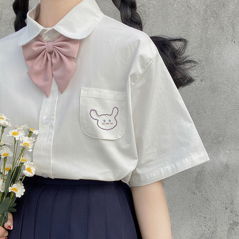 Áo sơ mi trắng cổ búp bê ngắn tay thêu hình thỏ dễ thương phong cách Nhật Bản C052