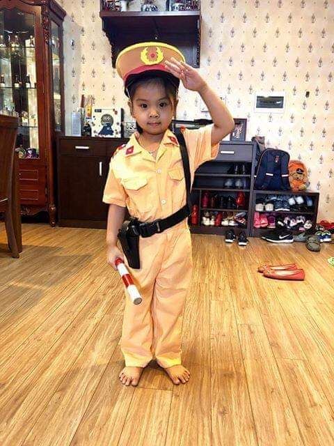 Bộ Quần Áo Cảnh Sát Giao Thông Cho Bé Gái - đầy đủ phụ kiênn