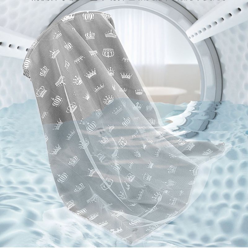 Tạp dề 2 lớp thoáng khí có thể điều chỉnh cho bé uống sữa