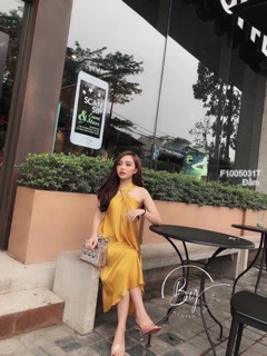Đầm suông lụa cổ yếm