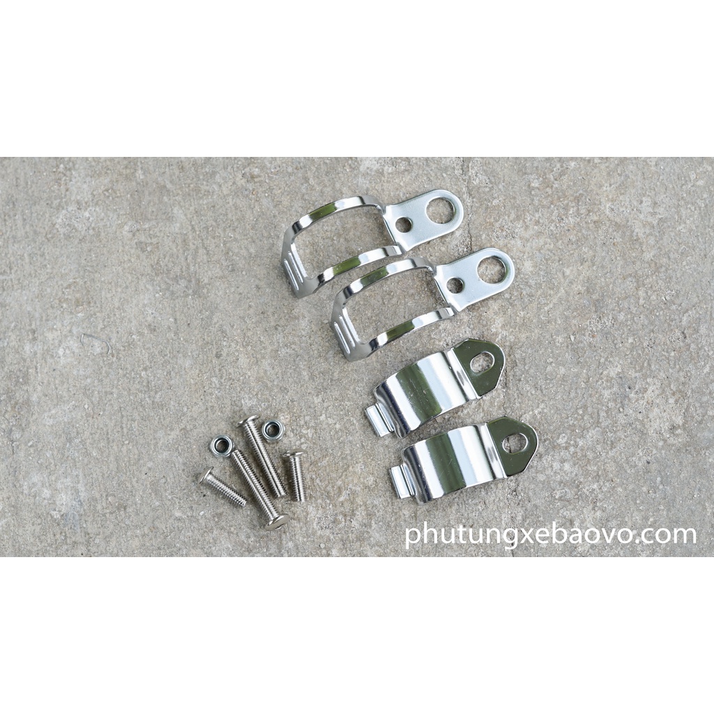 Tai bắt xi nhan vào phuộc trước xe classic