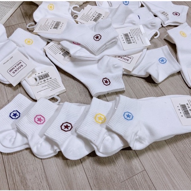 Tất cổ ngắn huy hiệu ngôi sao màu trắng