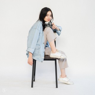Áo Khoác Bò Nữ SSSTUTTER Her Denim Jacket