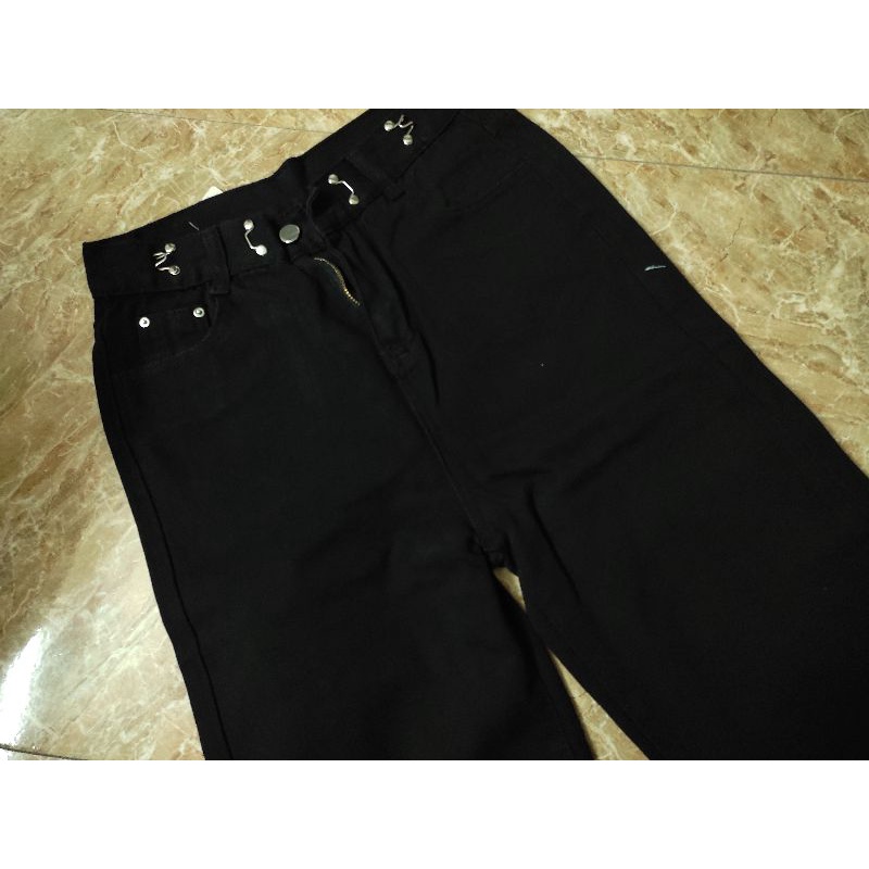 Quần Jeans dài lưng cao , ống rộng suông gài khuy chỉnh eo mã QJ06