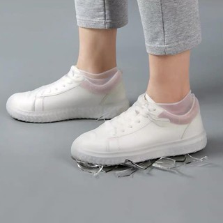 Bọc giày khi đi mưa bằng silicon siêu dai màu trắng, xanh | BigBuy360 - bigbuy360.vn