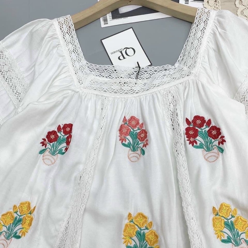 Áo thêu hoa viền ren/áo babydol