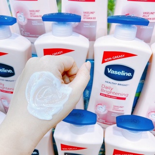 Sữa dưỡng thể Vaseline Healthy White UV Lightening Body Lotion 725ml giúp dưỡng trắng dưỡng ẩm Laika