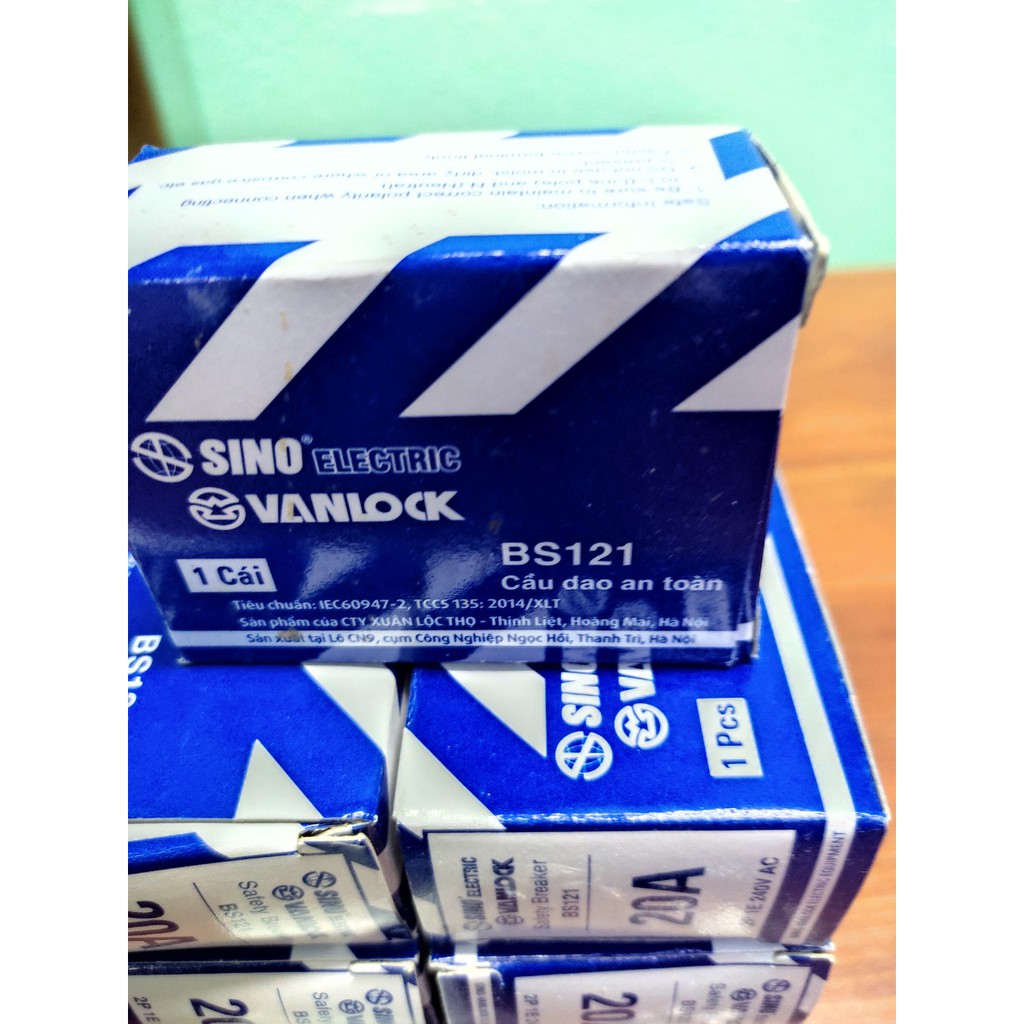 Aptomat /át hộp  điều hoà / bình nóng lạnh cả vỏ 15a 20a 30a SINO-VANLOCK