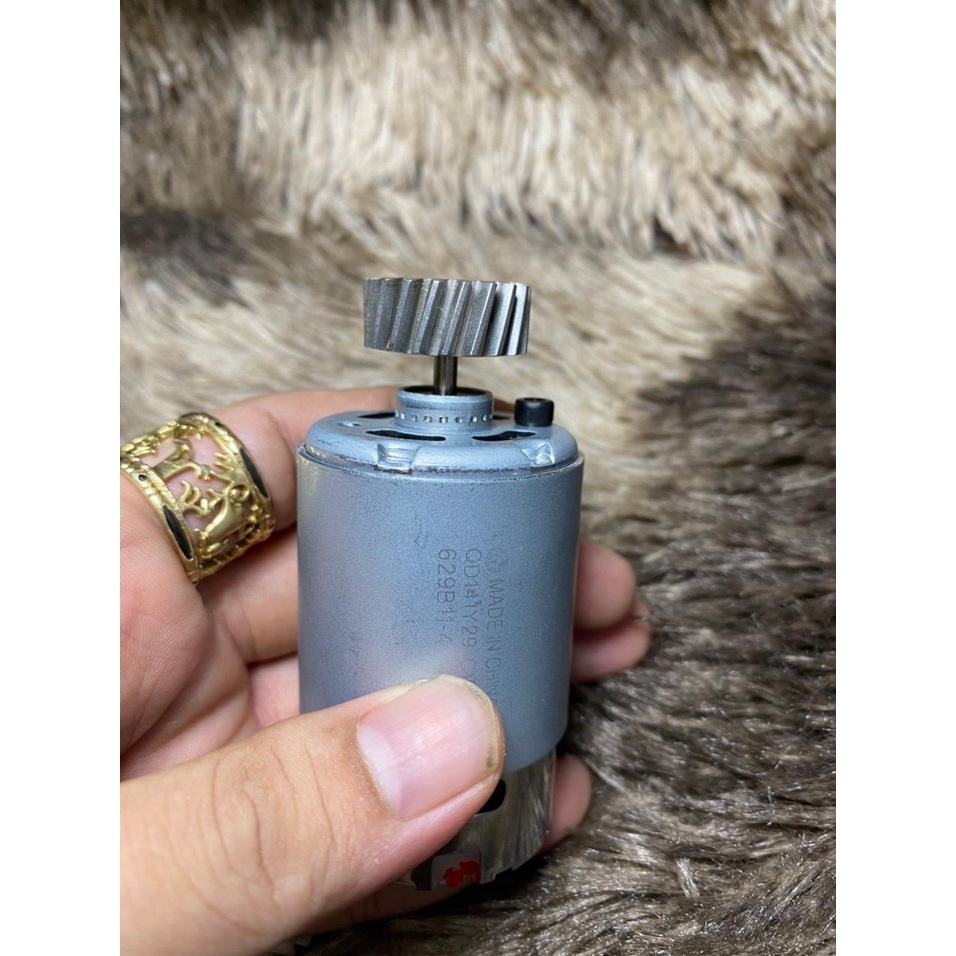 Motor Makita dùng để thay thế cho máy khoan và vặn vít dùng pin 18V ( Sản phẩm chính hãng). BN.
