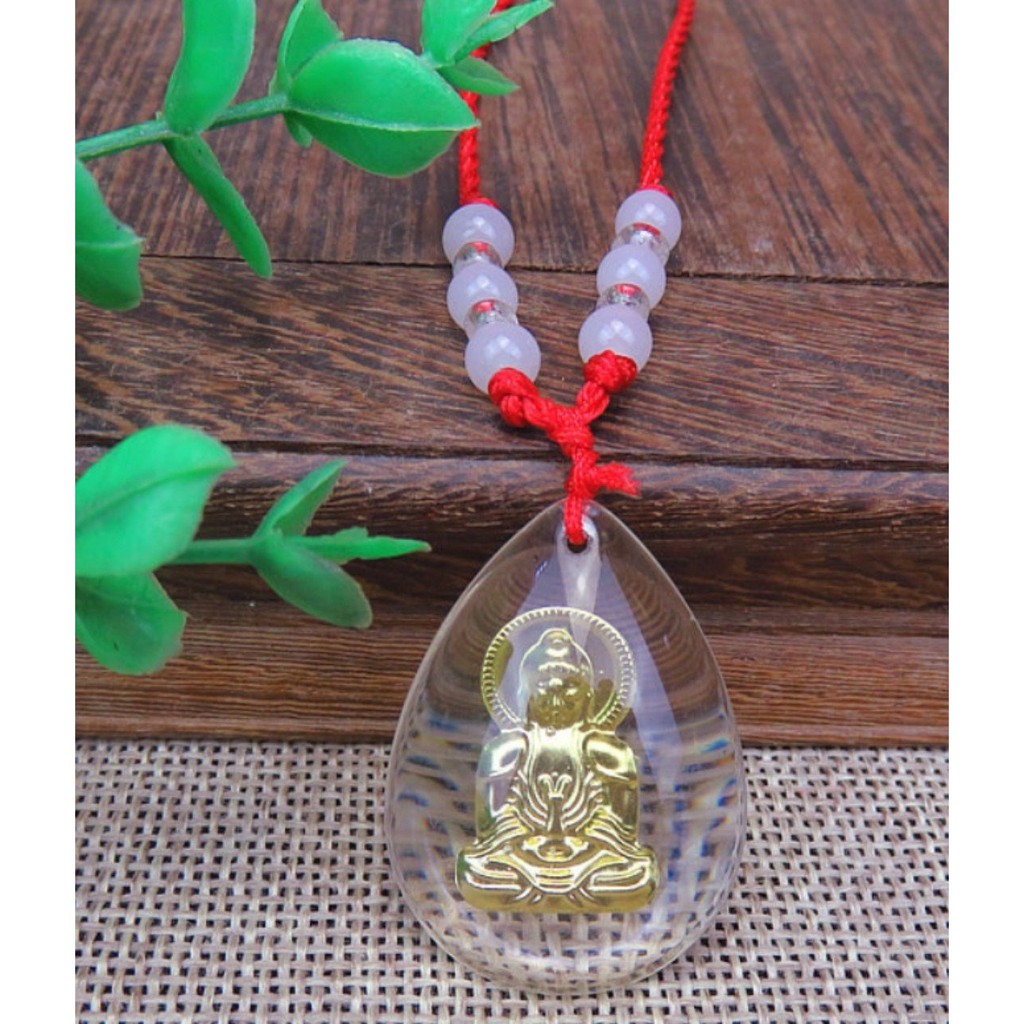 Dây chuyền đỏ phong thủy, mặt trong suốt có hình bên trong mạ vàng . giá bao gồm dây và mặt. hàng đẹp y hình lun nha