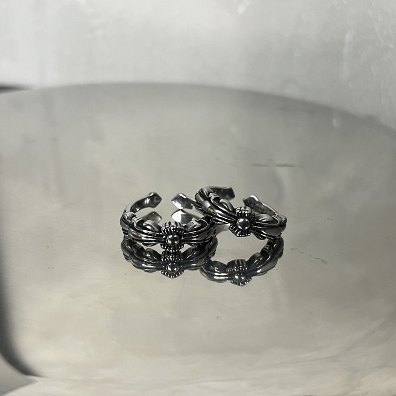 Nhẫn chrome hearts nam nữ kiểu dáng cá tính bản nhỏ gọn