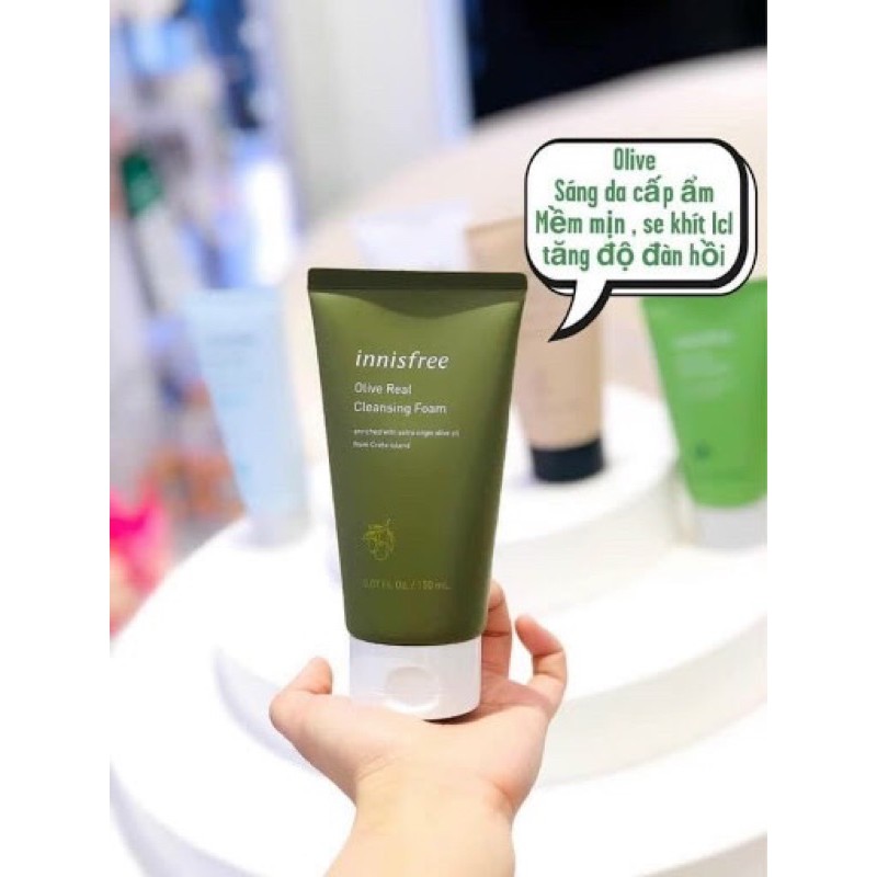 Sữa rửa mặt dưỡng ẩm sâu Innisfree Olive Real Cleansing Foam