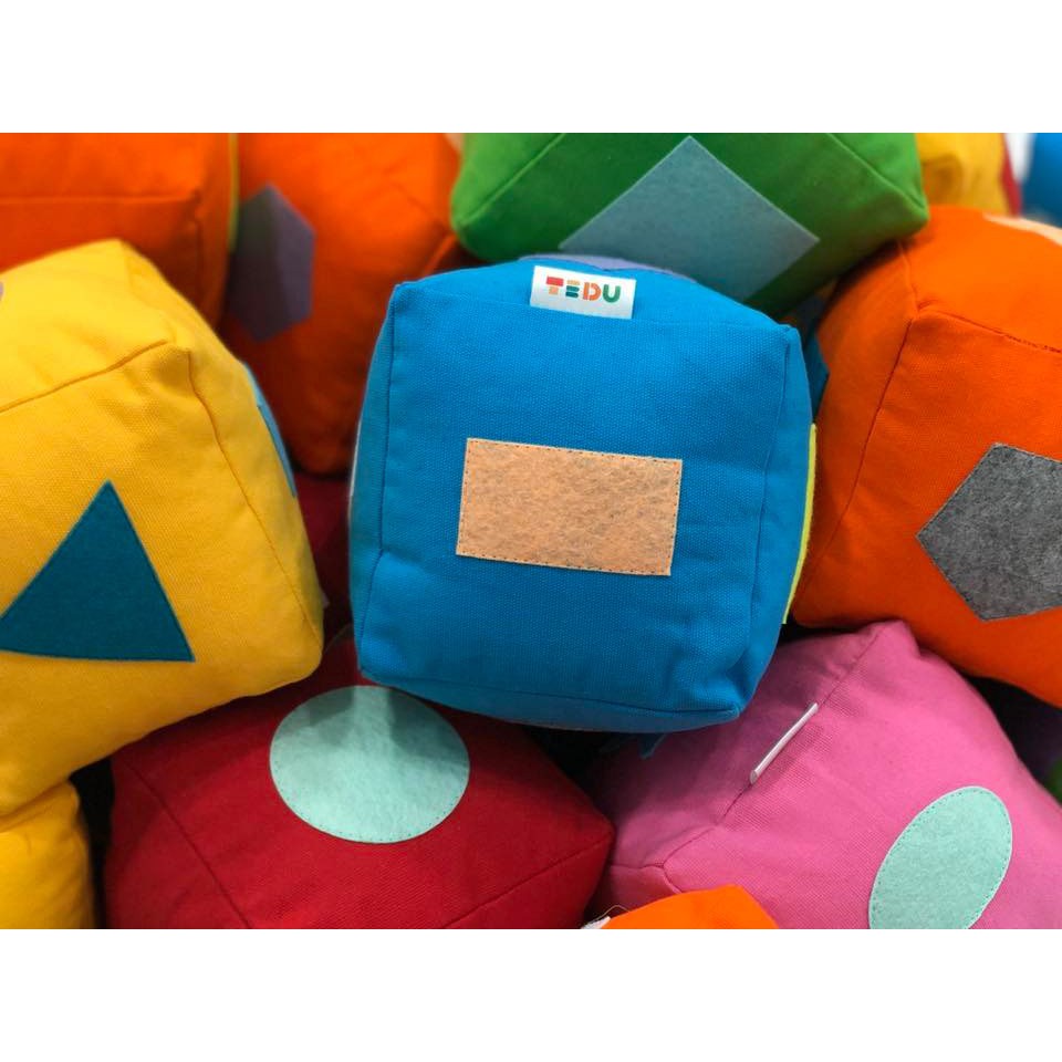 Banh xúc xắc vải hình học Tedu