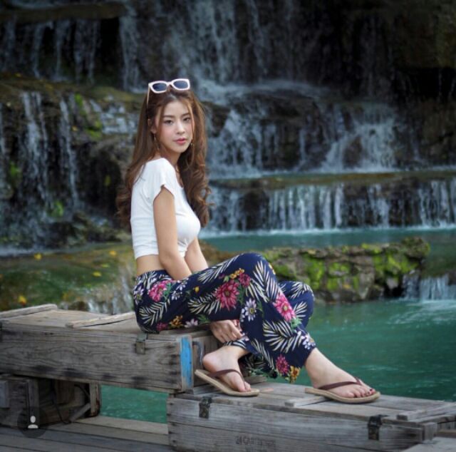 Quần lanh hoa lá