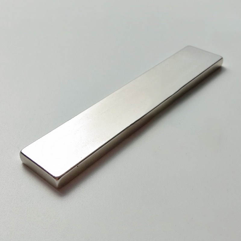 Nam châm đất hiếm hình chữ nhật kích thước 100x20x5mm lực hút siêu khỏe