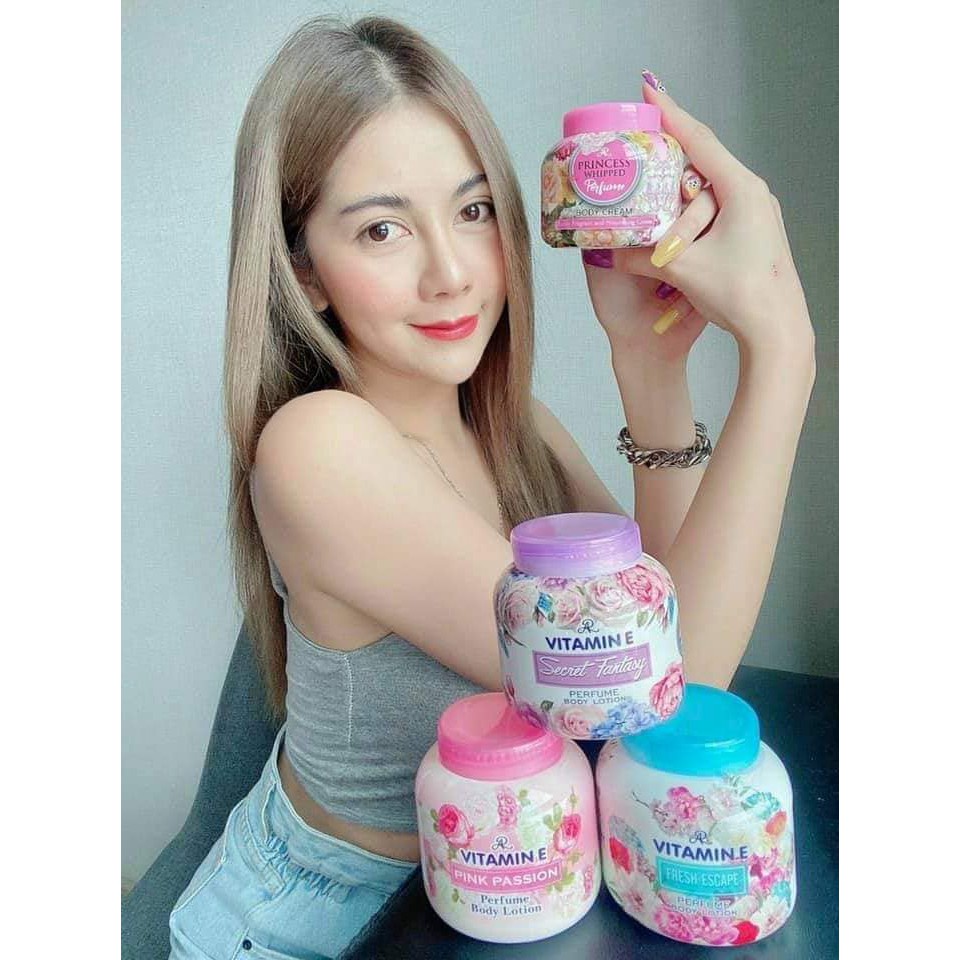 🍀🔥⭐FREE SHIP - HÀNG NỘI ĐỊA THÁI💥💥🌸KEM DƯỠNG THỂ TRẮNG DA - HƯƠNG NƯỚC HOA TOÀN THÂN AR Vitamin E PERFUME Body Lotion | BigBuy360 - bigbuy360.vn