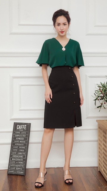 Chân váy chữ A phối cúc xẻ trước | BigBuy360 - bigbuy360.vn