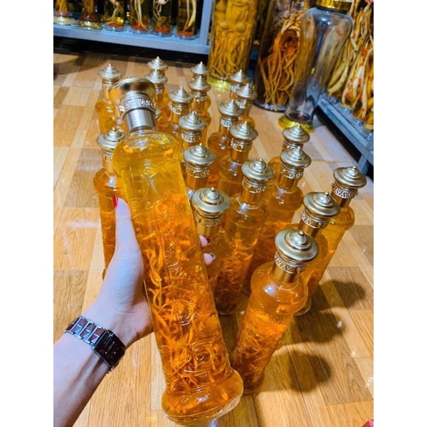 Chai thuỷ tinh nắp nón 500ml chất liệu thuỷ tinh siêu trong với các đương vân tạo lên một chiếc chai rất đẹp-ưa nhìn