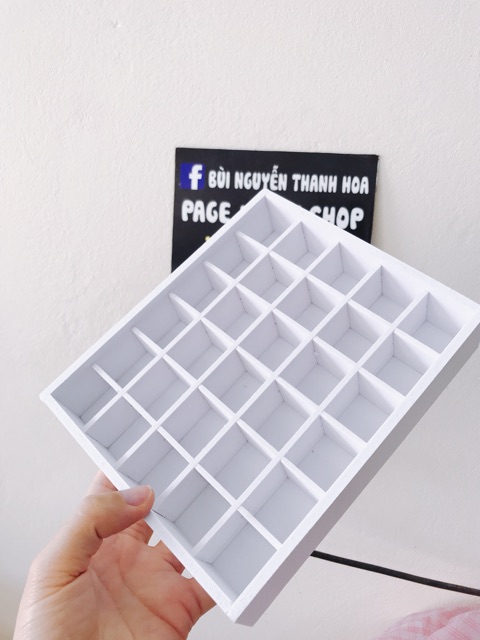 khay son 30 ô màu trắng