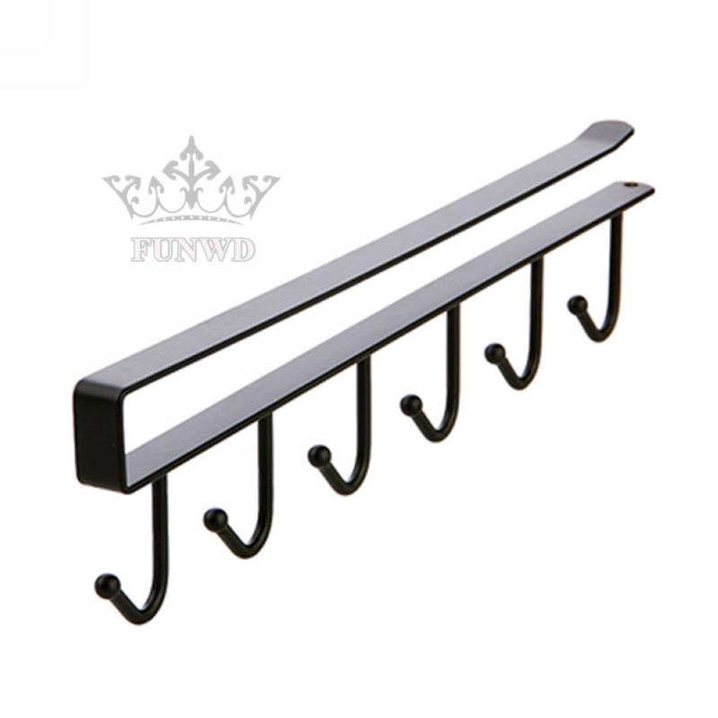 Giá treo đồ dùng gắn tủ thiết kế 6 móc tiện dụng