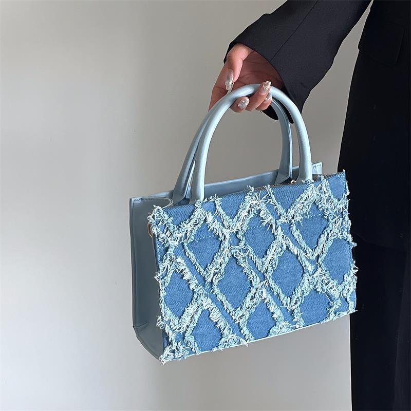 Túi Xách Đeo Vai Hình Vuông Cỡ Lớn Chất Liệu Denim Phối Tua Rua Thời Trang Cho Nữ