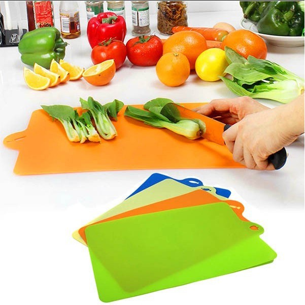 Thớt nhựa dẻo kháng khuẩn Inomata ăn dặm cho bé Shop Mẹ Khoai