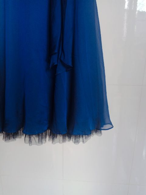 Đầm lụa dáng xòe màu xanh coban siêu đẹp