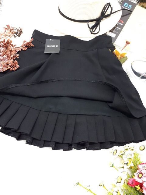 Chân váy 1 tầng xếp ly vải tuyết có may kèm quần trong