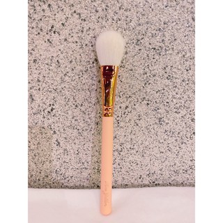 Cọ ZOEVA 132 Luxe Powder Finish