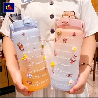 Bình nước 2000ml có ống hút và vạch chia nhắc giờ, Bình nước 2l dành cho người lười uống nước cute - Hồng Kỳ