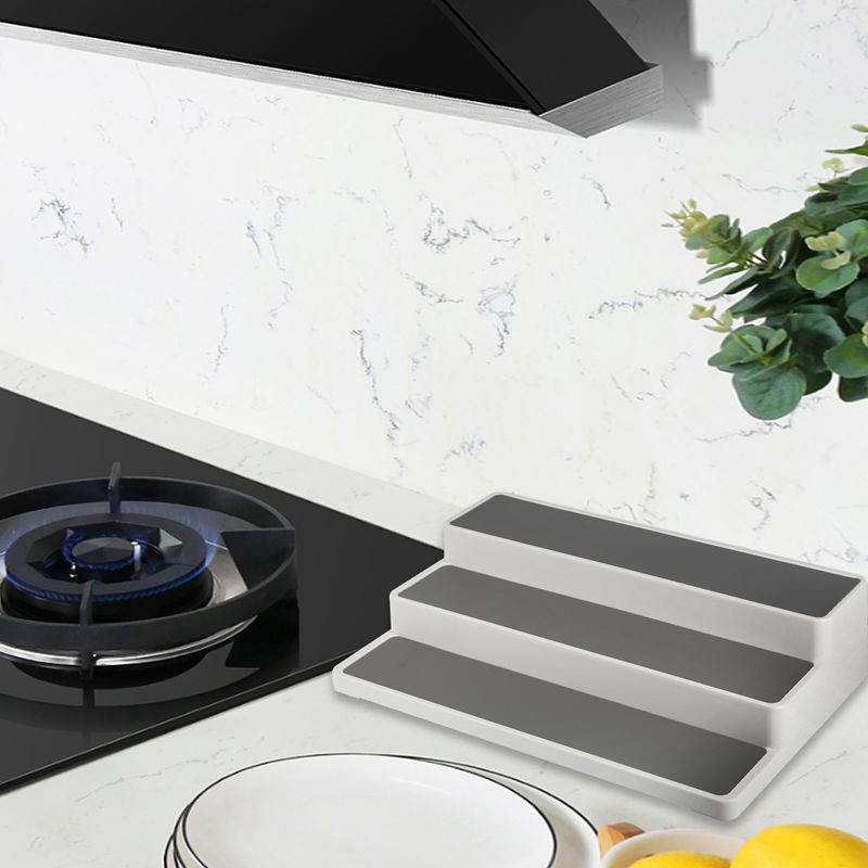 Kệ trưng bày nước hoa/ mỹ phẩm thiết kế hình bậc thang