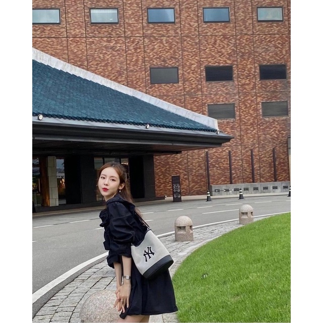 Túi đeo chéo, túi kẹp nách chư MMM xuấtttt size 24cm