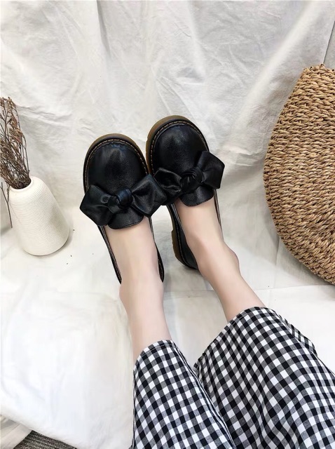 Giày mũi tròn đính nơ | BigBuy360 - bigbuy360.vn