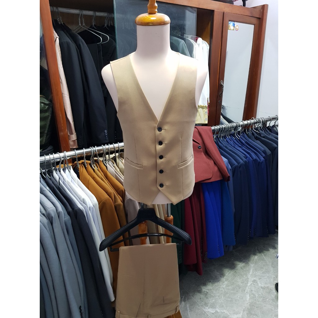 Áo gile nam ôm body + quần màu kem vàng tặng nơ đen