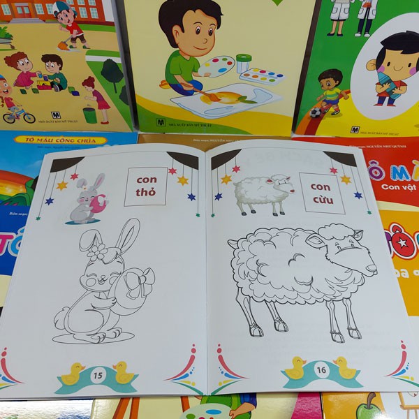 Set 10 vở tô màu nhiều chủ đề đáng yêu cho bé