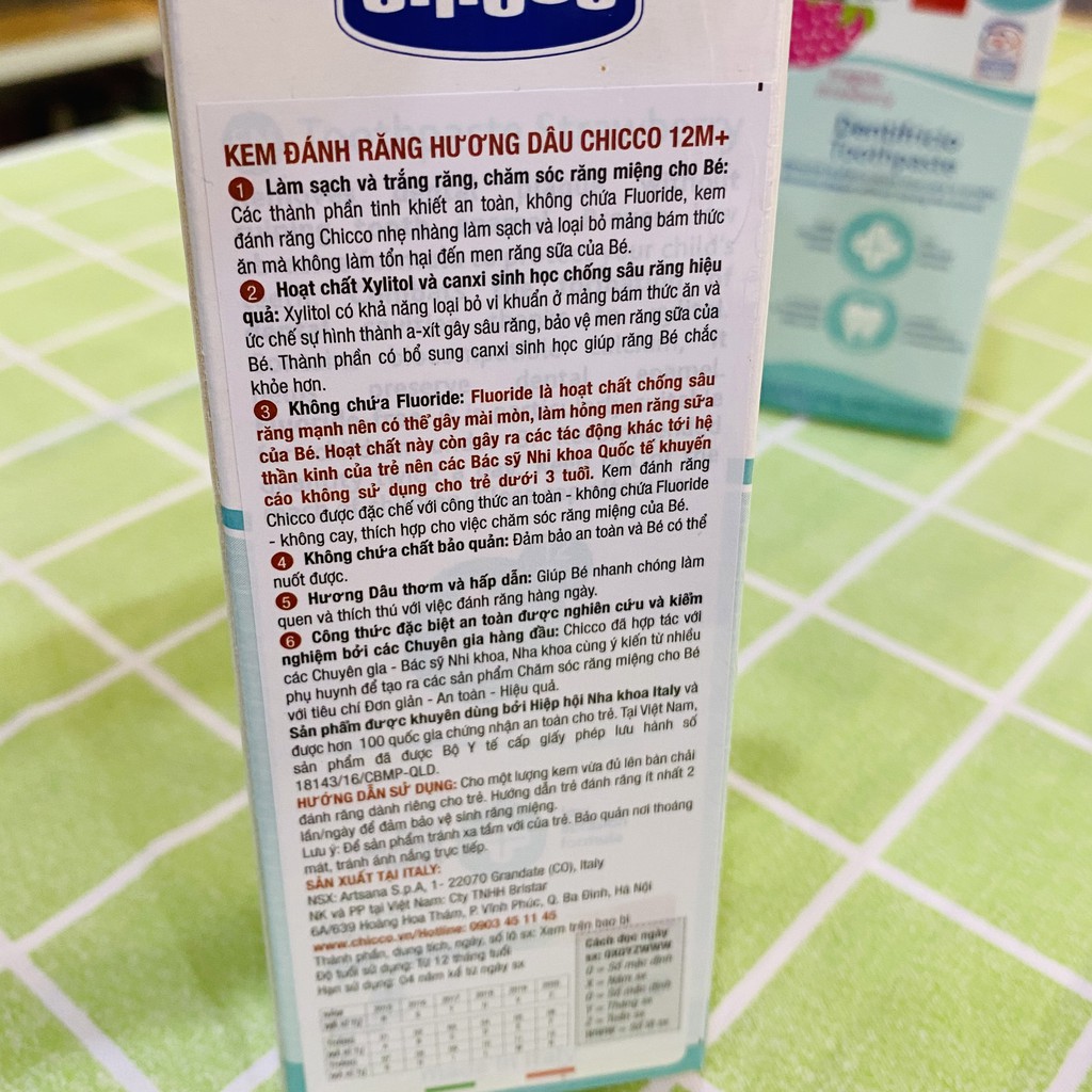 Kem đánh răng Chicco hương dâu cho bé 12M+  50ml ( nuốt an toàn )